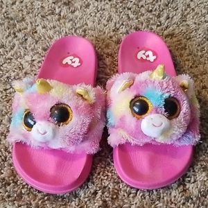 Girls slipper size 13-1